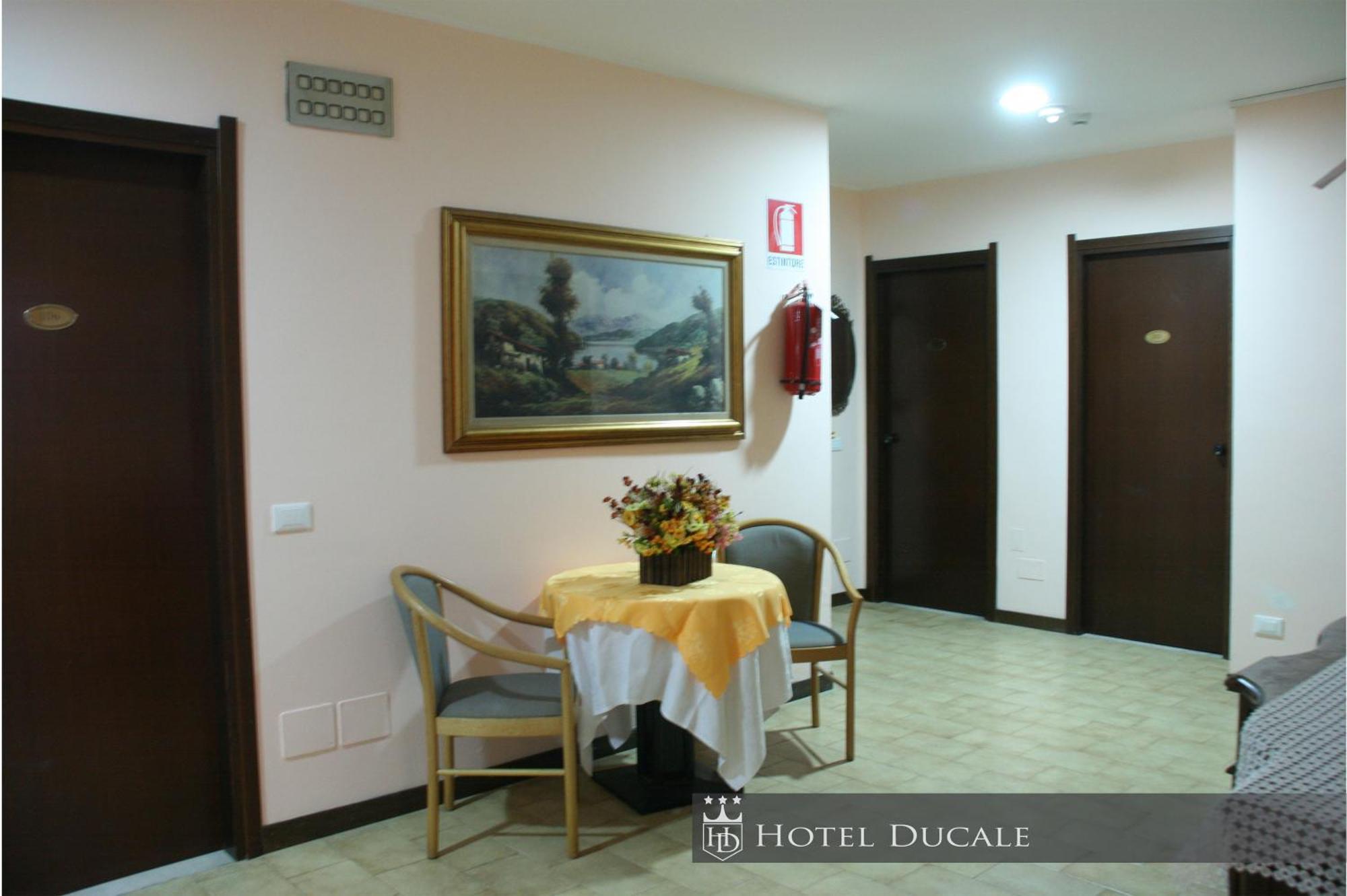 Hotel Ducale Vigevano Exteriör bild