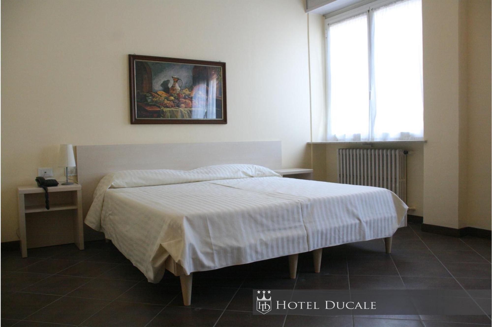 Hotel Ducale Vigevano Exteriör bild