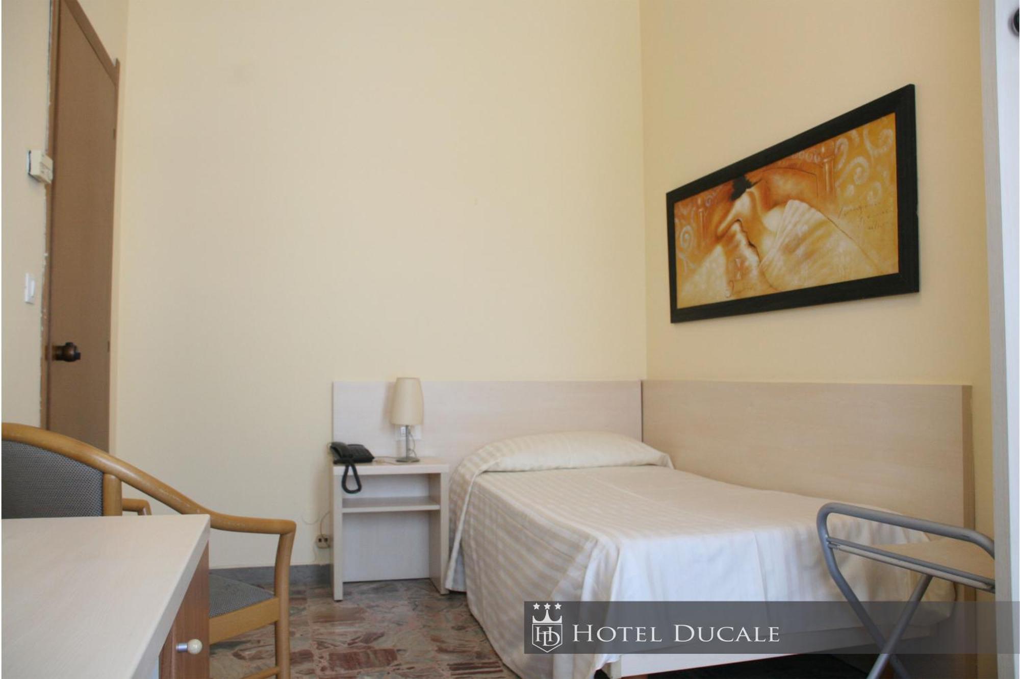 Hotel Ducale Vigevano Exteriör bild
