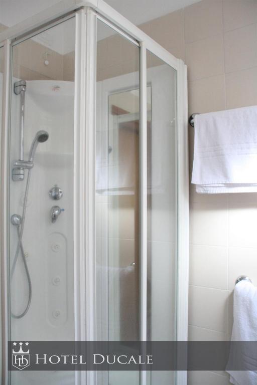 Hotel Ducale Vigevano Rum bild